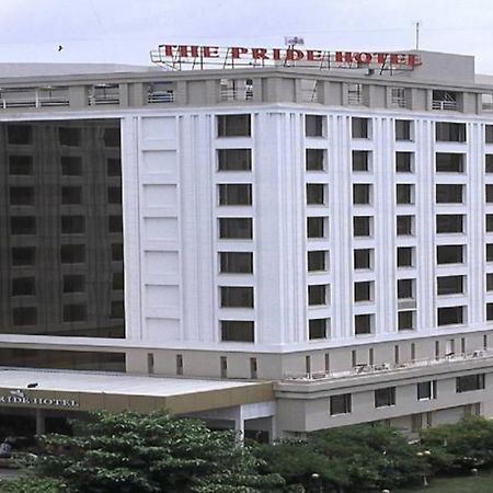 Pride Plaza Hotel, Ahmedabad Exteriör bild